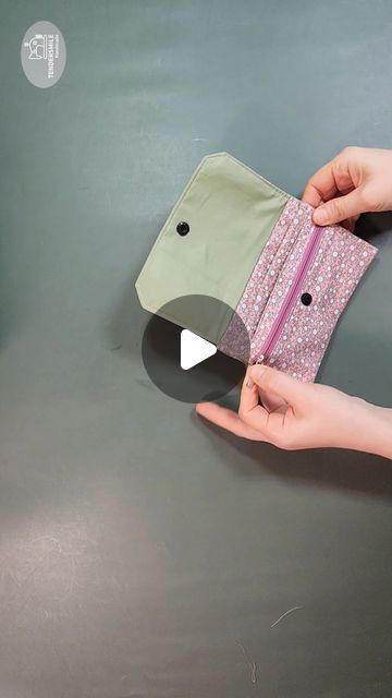 Simple Wallets For Women, Sewing Money Pouch, Purse Making Ideas, How To Make A Wallet, Fabric Purses Handmade, Zipper Wallet Tutorial, Sew A Wallet, Diy Zipper Crafts, Tendersmile Handmade