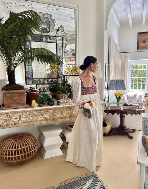 La Jolla Houses, British Colonial Decor, Rebecca De Ravenel, Garden Estate, Colourful Living Room, Interiors Dream, House Room, Mode Inspo, Decor Accessories