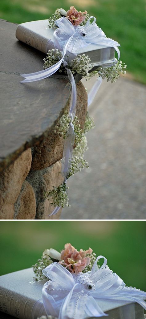 Sweet brides wedding bible with small bouquet and streamers of ribbon embellished with clouds of baby's breath Wedding Ring Pillow Diy, Diy Wedding Food, Wedding Planner Notebook, Ideas For Wedding Reception, Christian Bride, Wedding Gift Money, Wedding Bible, Babies Breath, Diy Wedding Bouquet