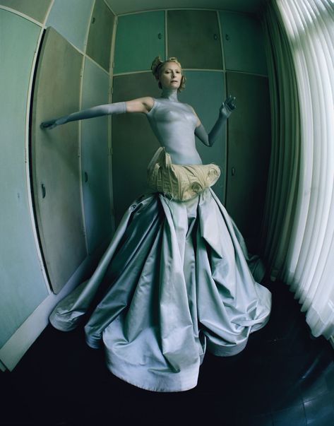 Amanda Harlech, Surrealism Fashion, Tim Walker Photography, Fashion Magazine Pictures, Surreal World, Runway Magazine, Magazine Pictures, Tim Walker, Tilda Swinton