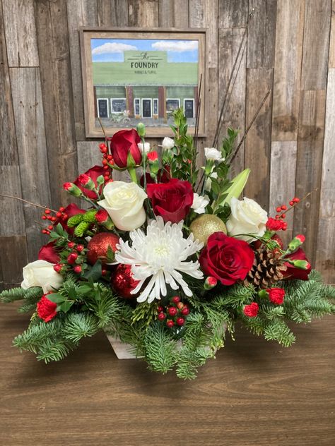 Christmas Altar Flowers, Christmas Flower Arrangements For Graves, Winter Floral Arrangements For Church, Christmas Flower Bouquet Ideas, Large Christmas Floral Arrangements, Christmas Flower Ideas, Christmas Artificial Flower Arrangements, Christmas Flower Centerpieces, Xmas Bouquets