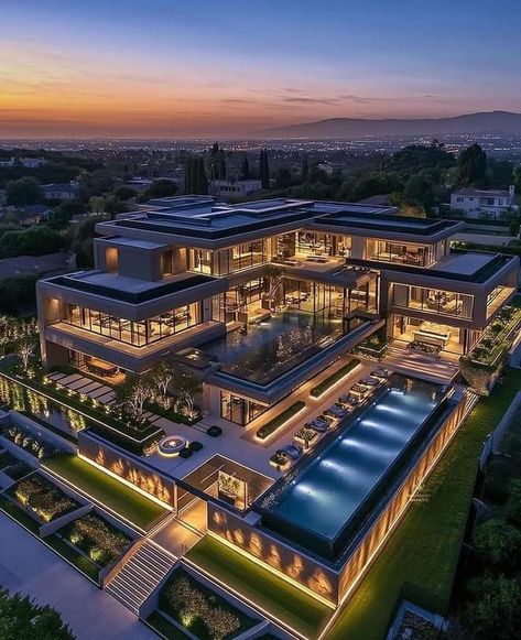 A Mansion Luxury, House Big Luxury, Big House In London, 5 Story Mansion, Dream House Mansions Luxury Modern, Billionaire Houses Mansions, Big Luxury Houses Mansions, Big Mansions Luxury, Modern Mansion Exterior Luxury