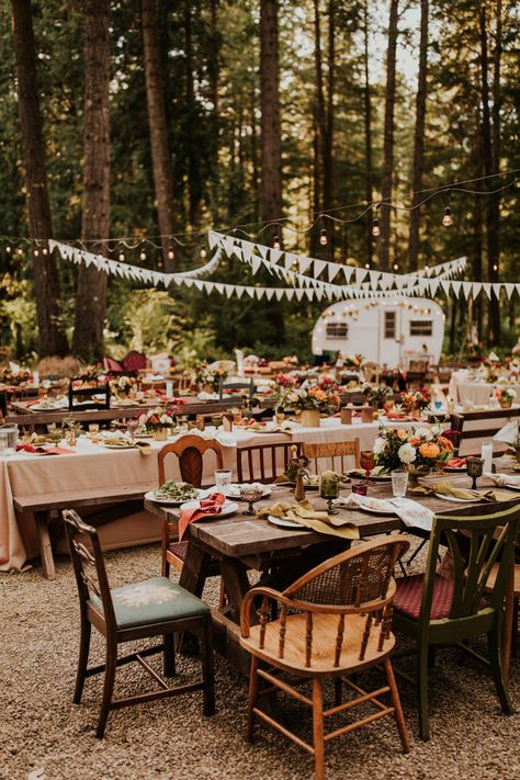 This Loloma Lodge Wedding is '70s-Inspired Backyard Celebration Goals | Junebug Weddings Table Design Wedding, Backyard Celebration, Backyard Weddings, Cottage Wedding, Lodge Wedding, Wedding Tables, Retro Wedding, Wedding Table Settings, Wedding Mood Board