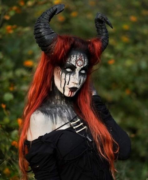 Black Demon Costume Women, Women's Scary Halloween Costumes, Witch Woman Costume, Demon Horns Costume, Gothic Demon Costume, Demonic Witch Makeup, Witch Sfx Makeup, Demon Woman Costume, Satanic Witch Makeup