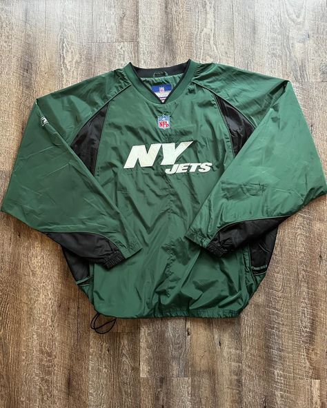 ★SOLD★ NFL Reebok New York Jets Men’s Green Windbreaker Pullover Size XXL Available now on Depop ★ link in bio #depop #jets #vintage Green Jacket Men, Green Windbreaker, Ny Jets, Thrift Haul, New York Jets, Mens Green, Green Jacket, Mesh Fabric, Sweatshirt Shirt