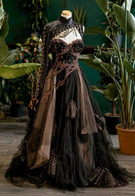 Chotronette 'Black & Bronze Armour' Gowns #chotronette #fashion #moda #dress #vestido #gown Unique Dress Design, Ball Gowns Fantasy, Masquerade Ball Gowns, Fantasy Dresses, Fantasy Gowns, Fairytale Dress, Fantasy Dress, Fantasy Fashion, Unique Dresses