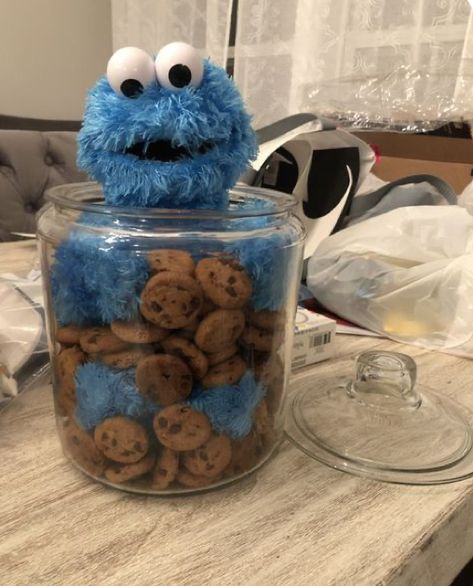 Cookie Monster Party Games, Cookie Jar Centerpieces, Cookie Monster 1st Birthday Centerpieces, Cookie Monster Dessert Table, Cookie Monster Theme Baby Shower Ideas, Sesame Street Party Games, Cookie Monster Theme Party, Cookie Monster Birthday Party Ideas, Cookie Monster 2nd Birthday Boy