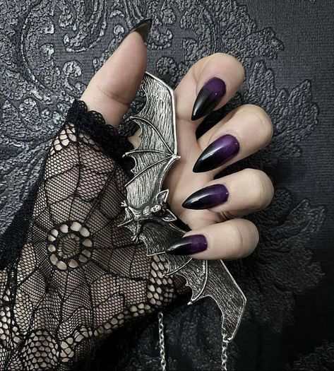 Black And Purple Nails, Vampire Nails, Dark Purple Nails, Stiletto Nails Short, Goth Club, Sharp Claws, Witch Nails, Witch Moon, Witchy Nails