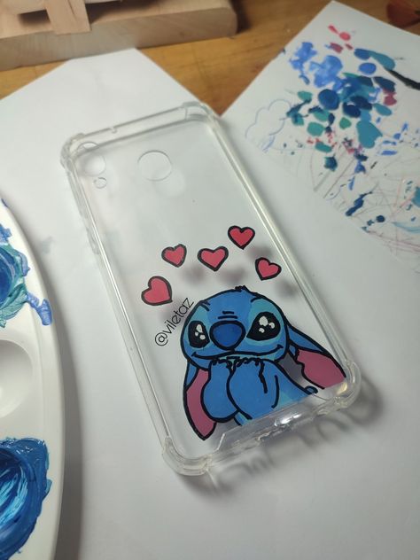 Cute Mobile Cover Painting Ideas, Phonecase Ideas Drawing, Phonecase Painting Idea, Draw On Phone Case, Painting Phone Case Ideas Easy, Cute Mobile Cover Painting, Drawing On Phone Case Art, Painted Phone Case Diy, Phone Cover Painting