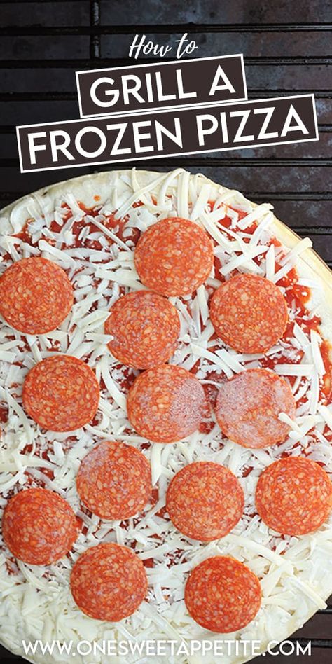 Blackstone Frozen Pizza, Pizza On The Grill, Grilled Pizza Recipes, Easy Summer Dinner, Pizza Easy, Tasty Pizza, Big Green Egg Recipes, Green Egg Recipes, Easy Summer Dinners