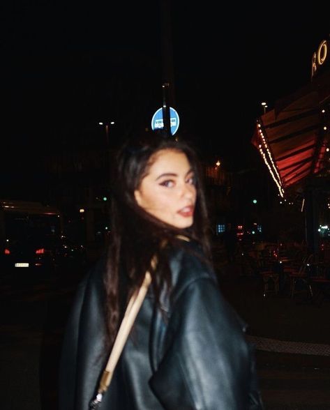 Brenna Jensen, Street Pics, Shotting Photo, Night Pictures, المملكة العربية السعودية, Night Photos, Instagram Photo Inspiration, Ideas For Instagram Photos, Night Aesthetic