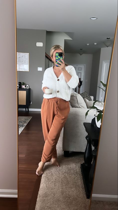 Cute And Comfy Work From Home Outfits, Work From Home Fits, Work From Home Style Outfits, Classy Work From Home Outfit, Modern Mom Outfits Winter, Old Navy Summer 2024 Outfits, Fall Work From Home Outfits, Summer Work From Home Outfits, Work Outfits Women Mid Size