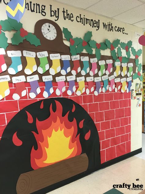 Christmas Hallway, Door Decorations Classroom Christmas, Jul Diy, Classroom Christmas Decorations, Christmas Door Decorating Contest, Christmas Classroom Door, Door Decorating Contest, Christmas Bulletin, Door Decorations Classroom