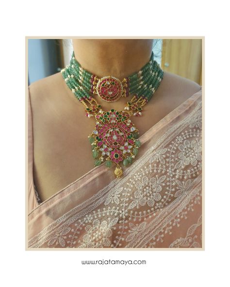 Green Beads Choker Necklace Indian, Layered Beads Necklace Indian, Silver Kundan Jewellery, Choker Necklace Designs Indian, Emerald Choker Necklace, Emerald Beads Jewelry Indian, Emerald Beads Jewellery, Beads Choker Necklace Indian, Wedding Jewellery Pearls