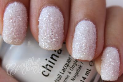 Looks like nails coated in sugar. <3 White Sugar Nails, Sugar Coat Nails, Ethereal Nails, Shimmery Nails, Textured Nails, Matted Nails, Sugar Effect, Snow Balls, Caviar Nails