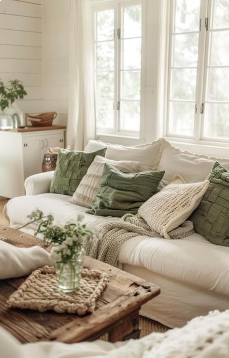 Farmhouse Earthy Living Room, Cozy Southern Living Room, Simple Rustic Living Room Ideas, Old Farmhouse Interior Living Room, Green Farmhouse Living Room, Farmhouse Interior Living Room, Cottage Interiors Living Rooms, Rustic Farmhouse Living Room Ideas, Cottage Chic Living Room