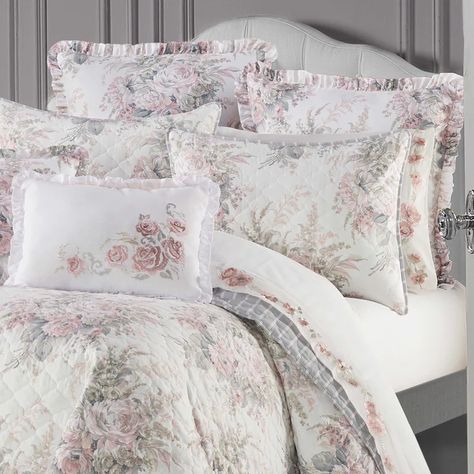 Latest Quilts, Coverlets and Quilt Sets | Latestliving.com – Latest Bedding Shabby Chic Comforter, Pink Comforter Sets, Pink Bedding Set, Pink Comforter, King Quilt Sets, Chic Bedroom Decor, Shabby Chic Bedroom, Shabby Chic Farmhouse, Royal Court