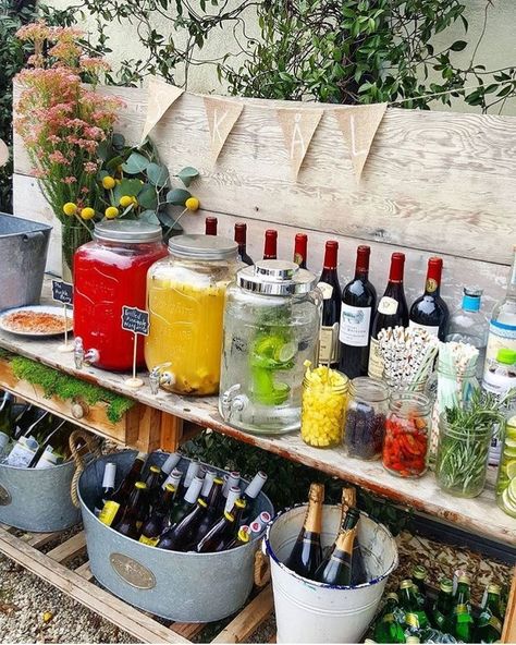 Beverage Station Party, Wedding Drink Station, Small Backyard Design Layout, Small Backyard Design Ideas, Fest Temaer, Backyard Design Ideas, Backyard Design Layout, Drink Station, Party Bars