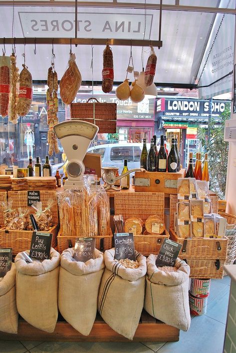 Deli Shop, Grocery Store Design, Desain Pantry, Food Retail, Store Window Display, Supermarket Design, Farm Store, Food Displays, Farm Shop