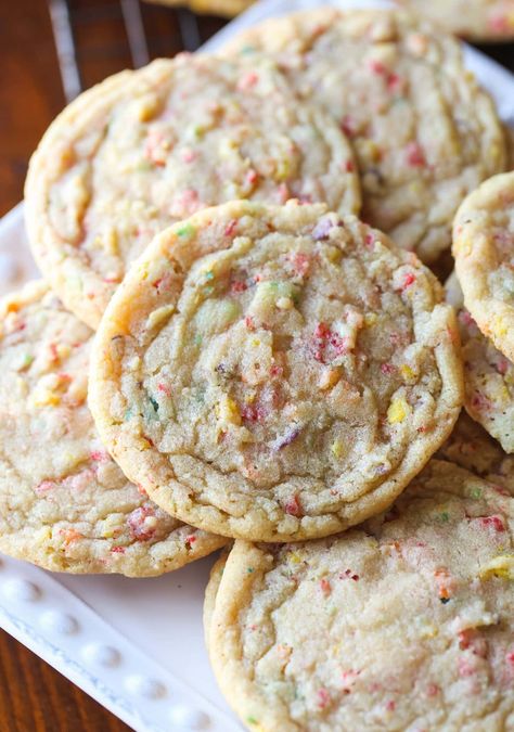 ATTENTION CEREAL LOVERS!! These chewy Fruity Pebbles Sugar Cookies are a fun spin on a classic! Adding Fruity Pebbles cereal takes buttery sugar cookies and gives them that sweet Fruity Pebbles flavor. #cookiesandcups #fruitypebbles #sugarcookies #cookierecipe Fruity Pebbles Cookies, Fruity Pebble Cookies, Fruity Cookies, Fruity Pebble, Buttery Sugar Cookies, Fruity Pebbles Cereal, Pebbles Cereal, Cereal Cookies, Easy Sugar Cookies