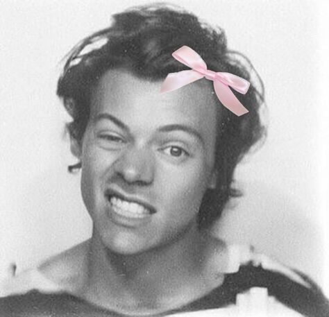 Harry Styles Icons, Harry Styles Poster, Harry Styles Aesthetic, Harry Styles Cute, Harry Styles Wallpaper, Harry Styles Pictures, Harry Styles Photos, Mr Style, Coquette Bow