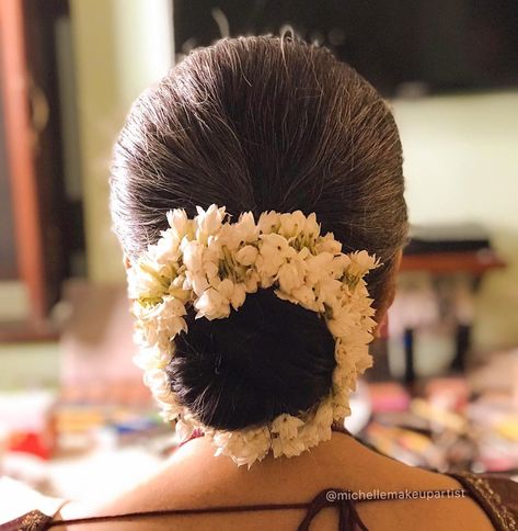 Hair Bun Design, Low Bun Wedding Hair, Bun Ideas, French Roll Hairstyle, Hair Style On Saree, Sophisticated Hairstyles, Bridal Bun, Girl Hair Colors, Wedding Bun Hairstyles