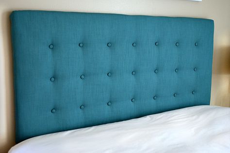 how to tuft a headboard, bedroom ideas, how to, painted furniture Tufted Headboard Diy, Tufted Headboard Tutorial, Diy Upholstered Headboard, Plywood Headboard, Build A Headboard, Make Your Own Headboard, Diy Tufted Headboard, Headboard Tutorial, Iron Headboard