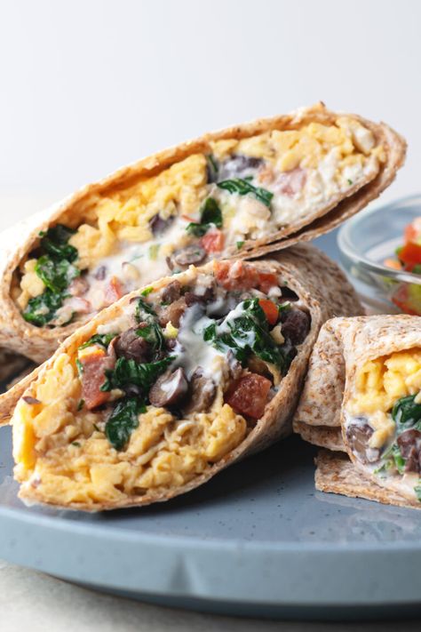 Southwestern Protein Breakfast Burrito Protein Breakfast Burrito, High Protein Breakfast Burrito, Low Calorie High Protein Breakfast, Healthy Breakfast Wraps, Healthy Breakfast Burrito, Healthy High Protein Breakfast, Low Calorie High Protein, High Protein Breakfast Recipes, Breakfast Burritos Recipe