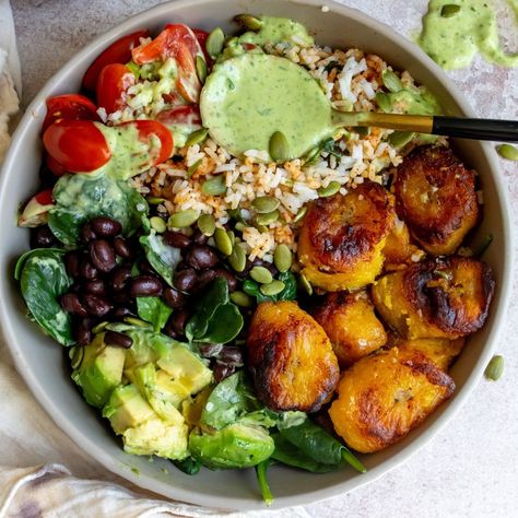 Rice Bowls Vegan, Vegan Dinner Inspiration, Plantain Bowl, Plantain Bowl Recipes, Rice Bowl Vegan, Balanced Vegan Meals, Vegan Breakfast Bowl, Healthy Meals Vegan, Vegan Protein Bowls