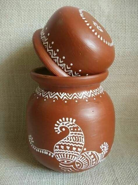 Teracotta Painting Vase Diy, Teracota Pot Painting Ideas, Worli Painting On Pot, Pongal Pot Decoration, Kulhad Painting, Pot Painting Ideas Creative, Worli Painting, Pot Painting, Pot Decoration