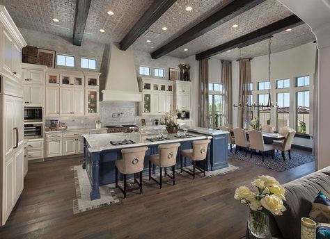 Amazing open concept kitchen with exposed beams white cabinets Open Concept Kitchen Living Room, Casa Country, Kitchen And Dining Room, Kitchen Designs Layout, Kitchen Island Design, Small Design, Kitchen Pictures, Open Concept Kitchen, Trendy Kitchen