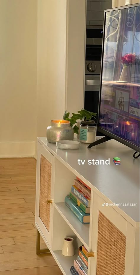 Aesthetic Tv Stand Bedroom, Tv Stand Aesthetic, Aesthetic Tv Stand, Trendy House Decor, College Apartment Decor, Dream Apartment Decor, Future Apartment Decor, Apartment Aesthetic, Apartment Life