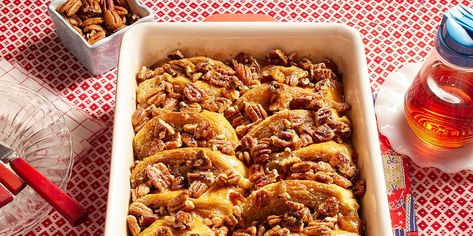 Easy Pecan Pie French Toast Casserole Recipe - Pecan French Toast Pecan Pie French Toast, Pecan French Toast, Baked Pumpkin Oatmeal, Delicious Breakfast Casserole, Baked French Toast Casserole, French Toast Casserole Recipes, Pie Tops, French Toast Bake, French Toast Casserole