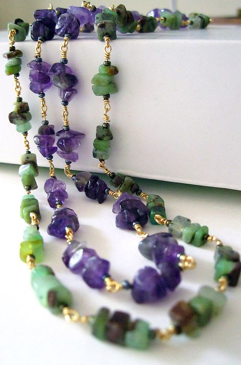 Chip Bead Jewelry, Gemstone Chip Necklace, Chip Bead Necklace, Chip Necklace, Diy Jewelry Inspiration, Beads Bracelet Design, Silver Bead Necklace, Craft Jewelry, Amethyst Jewelry