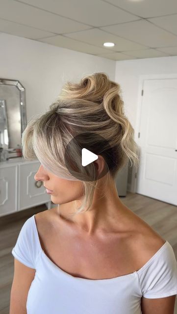 The Updo Darling | Sydney Thomas on Instagram: "Modern Piled High Twist 🙌🏻" Bridal Twist Updo, Modern Twist Updo, Wedding Veils With Hair Up Updo High Bun, Piled High Twist Updo, Piled High Updo, Modern French Twist Updo Wedding, Messy French Twist Updo, French Twist Wedding Hair, Modern French Twist Updo