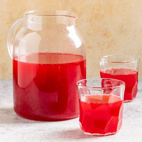 Cranberry Juice Homemade, Juicing Recipes With Cranberries, Homemade Cranberry Juice Recipe, Cranberry Juice Canning Recipe, How To Make Cranberry Juice, Diy Cranberry Juice, Fresh Cranberry Juice Recipe, Cranberry Juice Recipes, Homemade Cranberry Juice