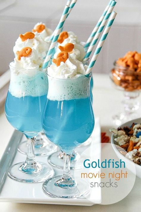 How cute are these?!! For an Under the Sea theme movie night or party. Goldfish Crackers Ice Cream Float Snacks For Teens, Ice Cream Float, Birthday Party Snacks, Goldfish Crackers, Movie Night Snacks, Ice Cream Floats, Movie Snacks, Mermaid Parties, Cute Snacks