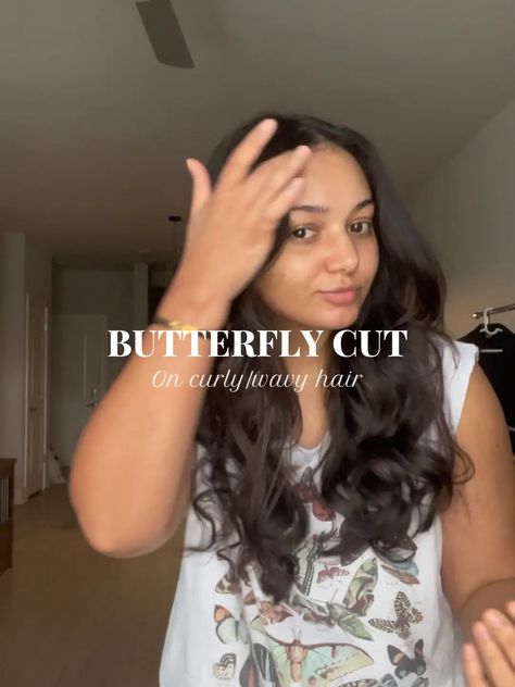 Wavy Hair Butterfly Haircut, Butterfly Haircut With Wavy Hair, Butterfly Haircut On Wavy Hair, Wavy Hair Butterfly Cut, Wavy Butterfly Cut, Style Butterfly Haircut, Curly Hair Butterfly Cut, Butterfly Haircut Wavy Hair, Butterfly Haircut Curly Hair