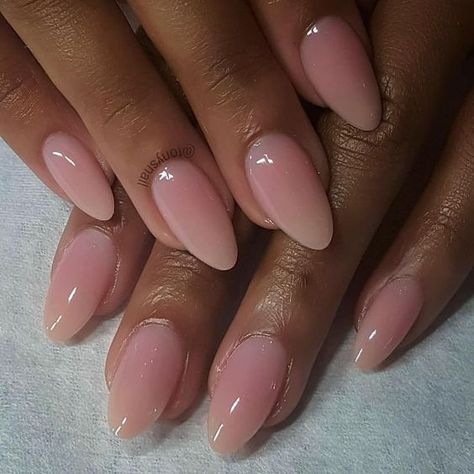 Almond nails are one of the most classic and timeless nail shapes. They are named after their resemblance to the shape of an almond. Almond nails are elegant, stylish, and versatile. Acrylic Nail Shapes, Nagel Tips, Easy Nails, Casual Nails, Work Nails, Classy Acrylic Nails, Almond Acrylic Nails, Rose Nails, Neutral Nails