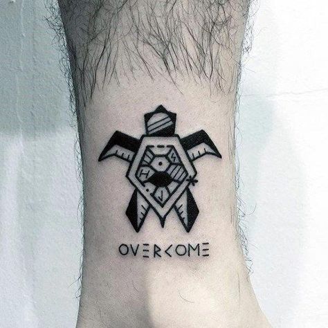 20 Overcome Tattoo Designs For Men #UltraCoolTattoos Geometric Tattos, Tattoo Calf, Tattoos Masculinas, Tato Flash, Clever Tattoos, Omerta Tattoo, Back Of Shoulder Tattoo, Cool Tattoos For Guys, Turtle Tattoo