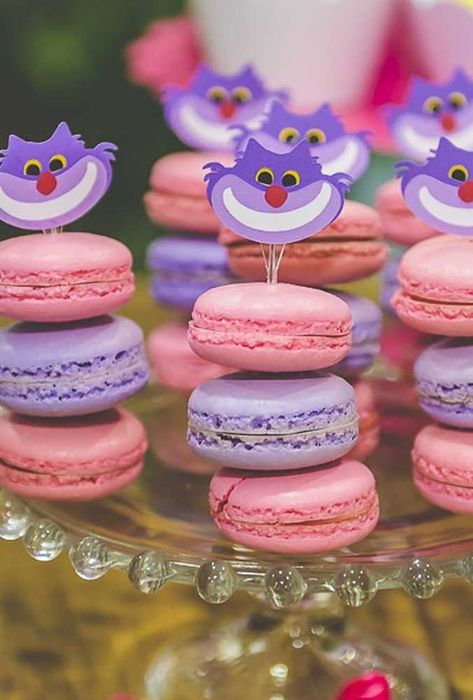 Alice And Wonderland Backdrop, Alice In Wonderland Macarons, Alice In Wonderland Birthday Party Decorations, Alice In Wonderland Baby Shower Ideas, Alice In Wonderland Party Food, Alice In Onederland Birthday, Alice In Wonderland Food, Wonderland Party Theme, Alice In Onederland