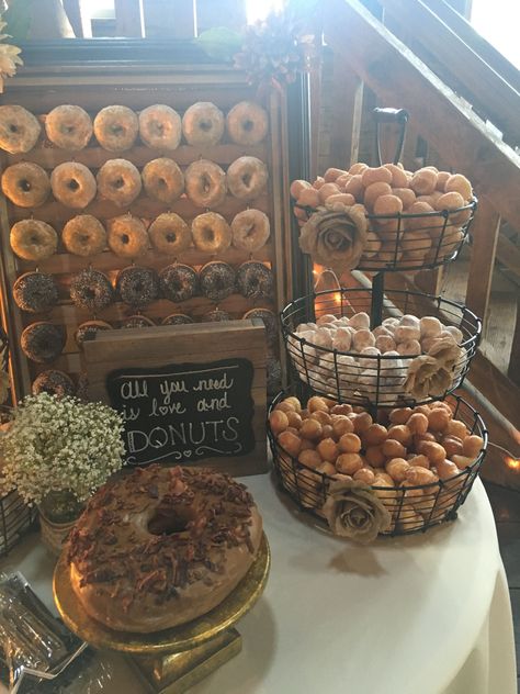 Donut Reception Ideas, Donut Sweet Table Party Ideas, Donut Bar Bridal Shower Ideas, Donut Holder For Party, Donut Hanging Display, Donut Table Ideas, Wedding Doughnut Bar, Donut And Cake Wedding Display, Donut And Bagel Bar