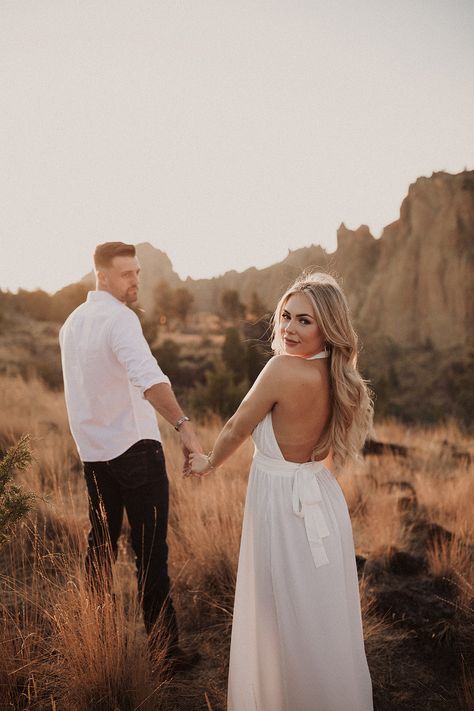 engagement photos, smith rock state park, oregon elopement photographer, oregon wedding photographer, engagement photography, golden hour, smith rock, Terrebonne, Redmond, Bend engagement, smith rock engagement, desert engagement, high desert, Elle May Photography Utah Engagement Photos, Desert Engagement Photos, Rock Photography, Engagement Photoshoot, Engagement Shoots, Engagement Photography, Golden Hour, Elopement Photographer, Engagement Session