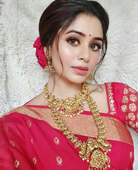 Bengali Makeup, Ritabhari Chakraborty, My Id Is Gangnam Beauty, Id Is Gangnam Beauty, Indian Bride Makeup, Bengali Bridal Makeup, Bengali Bride, Bridal Hair Buns, Indian Gowns Dresses