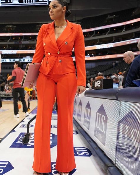 Sydney Carter, Coach Carter, Coach Outfits, Texas A M University, Stylish Work Attire, All White Outfit, Workwear Fashion, Basketball Player, Black Women Fashion