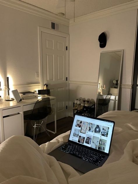 Door In Corner Of Room, Own Room Aesthetic, Small Room With Tv, Functional Bedroom Ideas Small Spaces, Bedroom Decor With Desk, Minimalist Core Aesthetic, Long Rectangle Bedroom Layout Ideas, Room Inspiration Bedroom Minimalistic, Big Window Bedroom