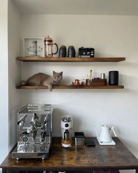 41 Best Coffee Bar Ideas for the Perfect DIY Pick Me Up Station Coffee Station Home Ideas, Coffee Home Bar, Espresso Machine Station, Kaffe Station, Home Coffee Bar Ideas, Apartment Cafe, Coffee Setup, Coffee Shelf, Coin Café