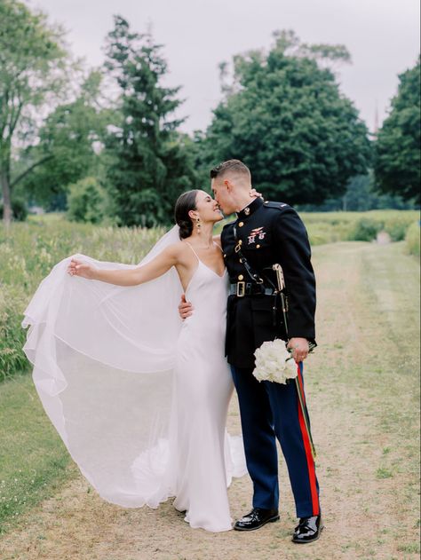 Marine Corps dress blues Usmc Wedding Ideas, Marine Dress Blues Uniform, Military Wedding Marine, Dress Blues Marines, Marine Corps Dress Blues, Marines Dress Blues, Usmc Dress Blues, Usmc Wedding, Marine Corps Wedding