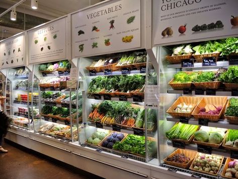 Fruit And Veg Shop, Vegetable Shop, Grocery Store Design, Organic Market, Food Retail, Supermarket Design, Fruit Shop, Fresh Market, Food Display