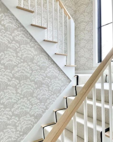 @celuiddesign - Farrow & Ball Hornbeam wallpaper in a stairway. #farrowandballwallpaper Farrow And Ball Wallpaper, Farrow & Ball Wallpaper, Boston Design, Scenic Wallpaper, Wallpaper Interior, Painter And Decorator, Farrow And Ball Paint, Painted Front Doors, Plain Wallpaper